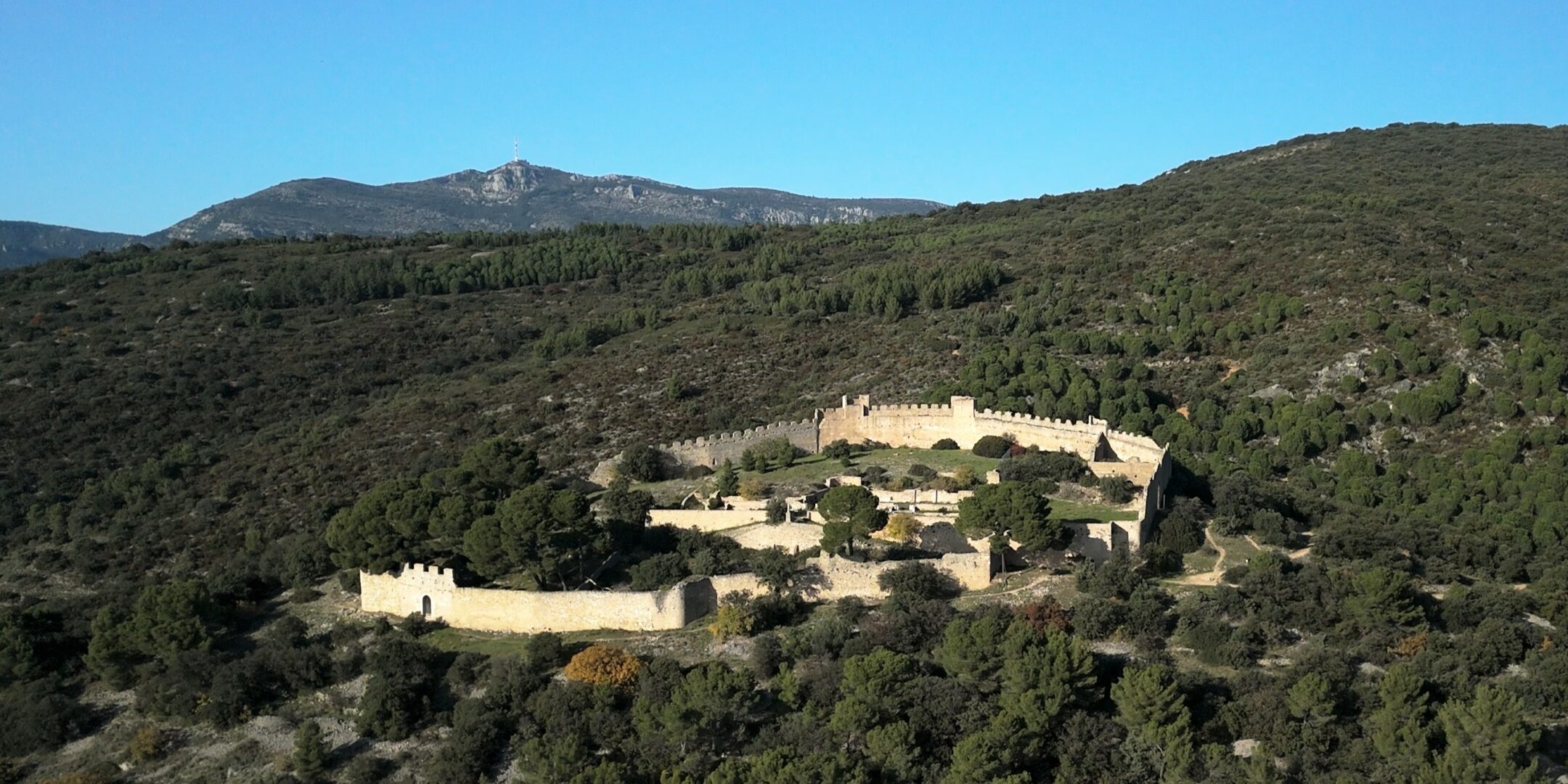 You are currently viewing La Forteresse du Castellas de Montpeyroux