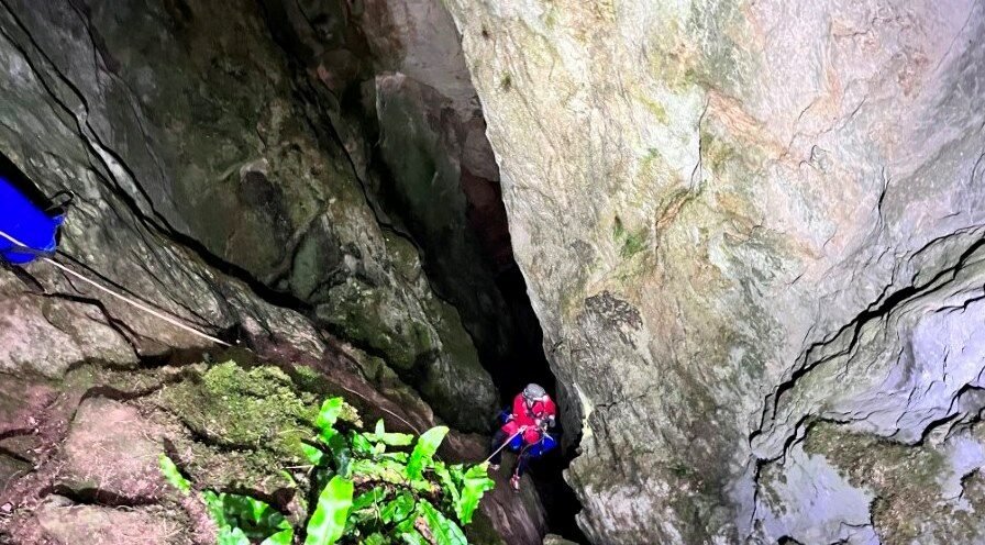 Abîme de Rabanel par le grand puit nord