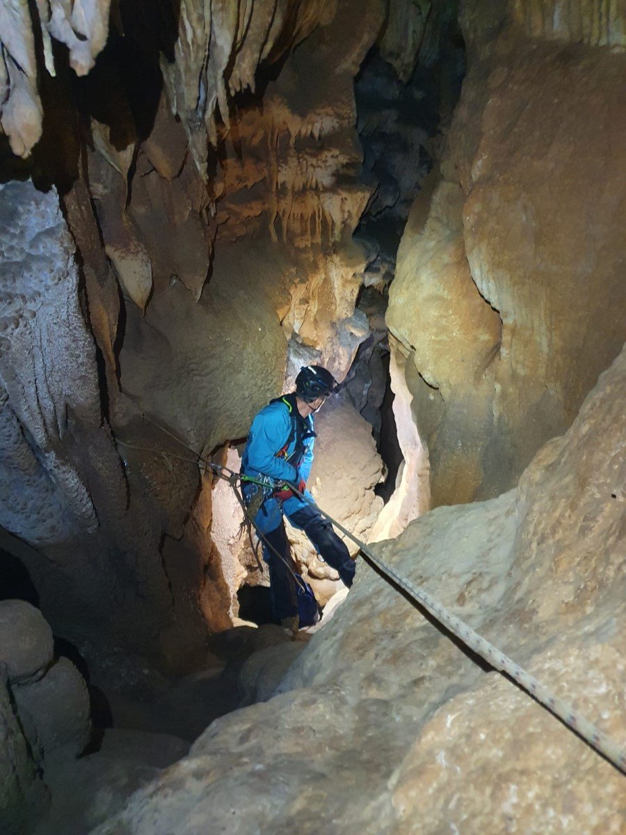 Abîme de Rabanel par le grand puit nord